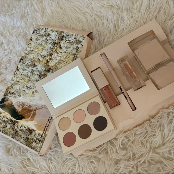 RARE KKWBEAUTY MRS. WEST COLLECTION DISCONTINUED… NEW IN BOX! - Picture 3 of 6